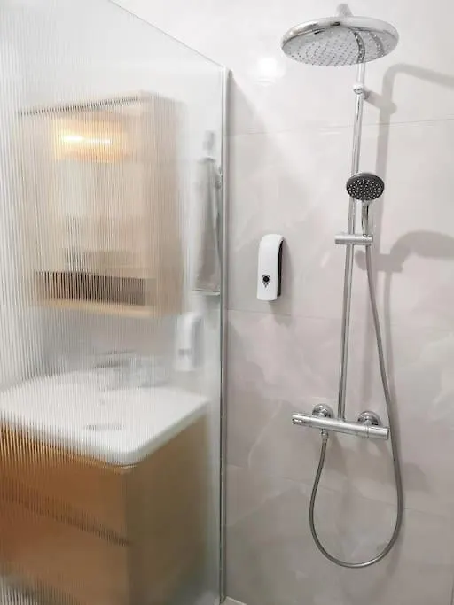 Chez L'Hadriana, 2X Ac Clim Wi-Fi,Newly Renovated Apartment Nice